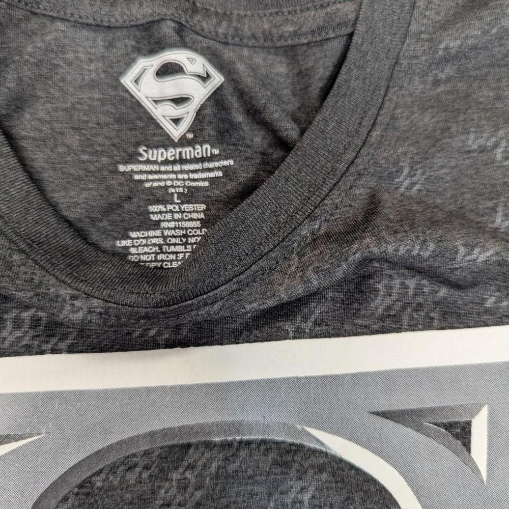 Men's large Superman black & grey moisture wicking t-shirt - Picture 2 of 5